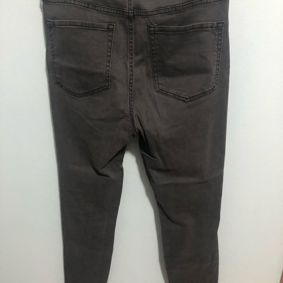 Aeropostale women’s distressed black size 10 Norma Jean. Gently used. - Picture 2 of 6